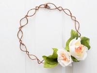 A Pretty Fix Romantic Minimal Floral Wreath